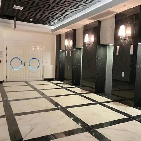 Appartement Hanza Tower White Sky & High Floor Pool & Jacussi & Sauna *