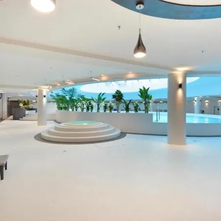 Hanza Tower White Sky & High Floor Pool & Jacussi & Sauna * Szczecin